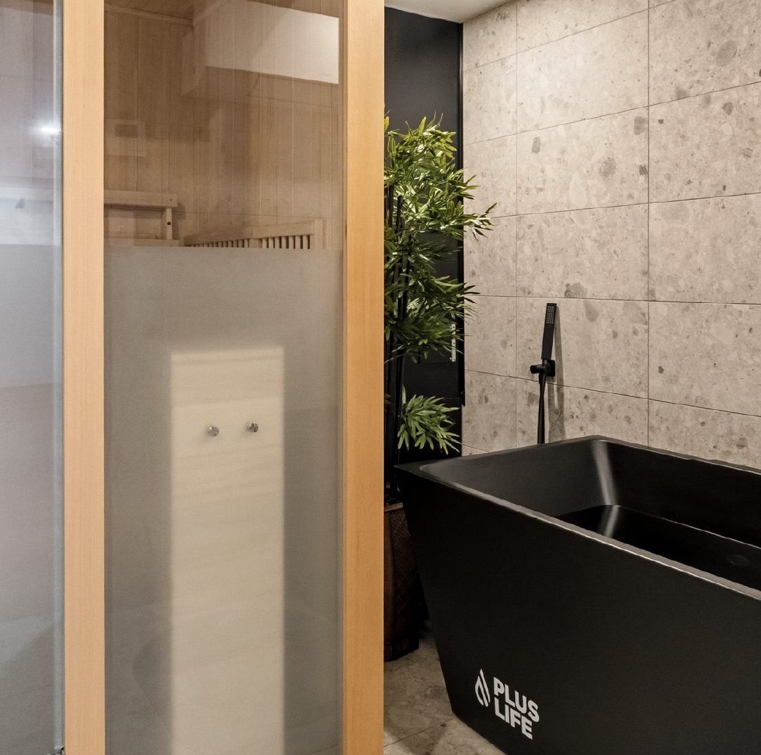 AA Home Ice bath and sauna in the PerforMotion recovery zone